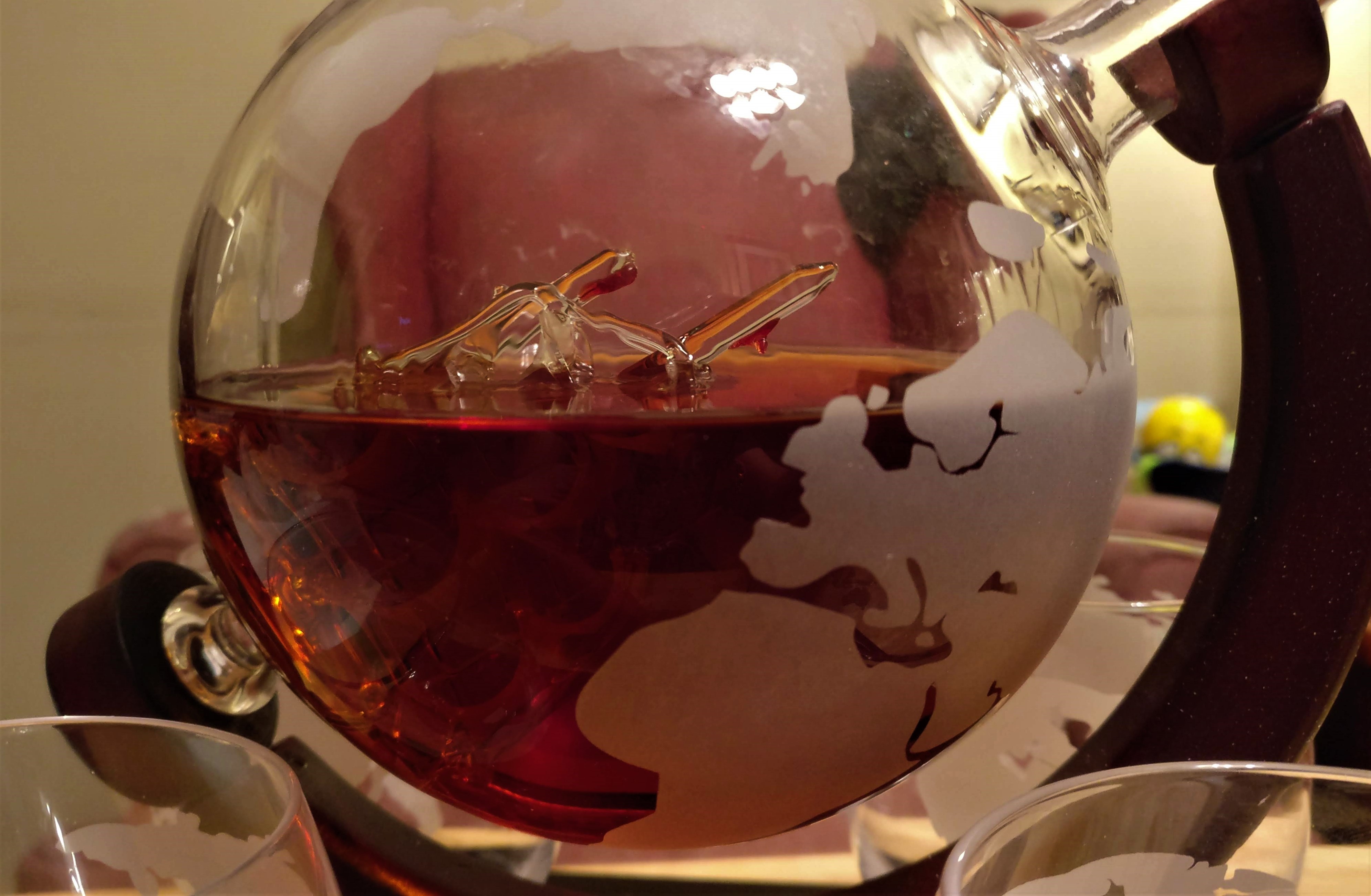 World Etched Globe Decanter con vetro fatto a mano Brandy Tequila Bourbon Scotch Rum contenitore decanter alcolico 1500 ml HAITRAL Globe Decanter 